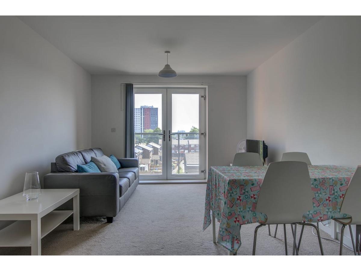 Large, Spacious And Modern Apt For 4 In Manchester Exterior foto